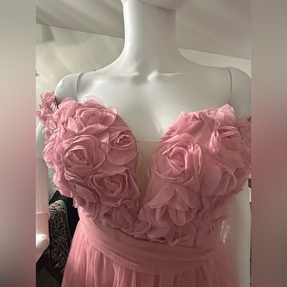 QOQ Pink Floral Decor Off Shoulder NWOT - Picture 6 of 12